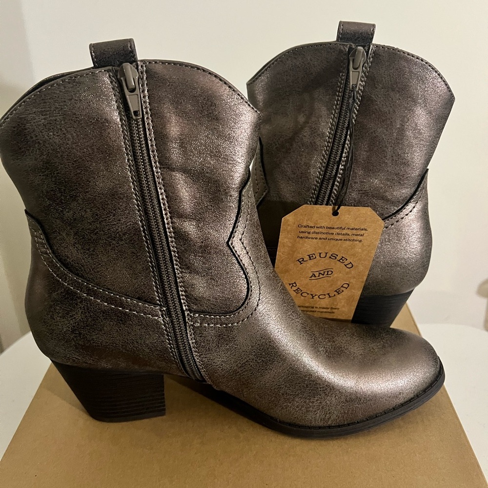 Frye & Co Boots - Picture 6 of 8